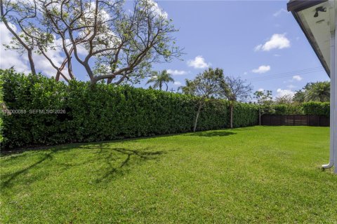Casa en venta en Miami, Florida, 5 dormitorios, 373.19 m2 № 2065068 - foto 18