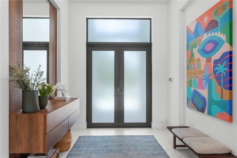 Casa en venta en Miami, Florida, 5 dormitorios, 373.19 m2 № 2065068 - foto 3
