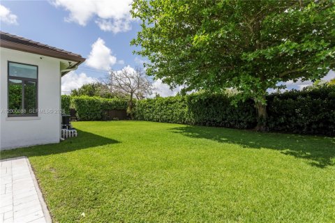 Casa en venta en Miami, Florida, 5 dormitorios, 373.19 m2 № 2065068 - foto 17