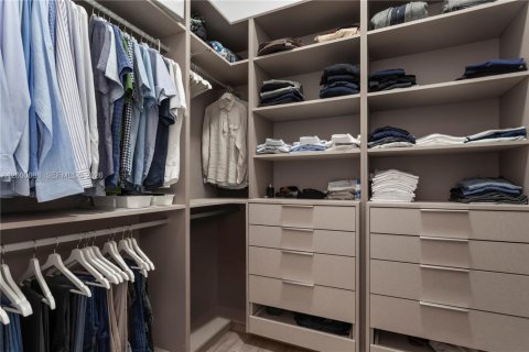 Casa en venta en Miami, Florida, 5 dormitorios, 373.19 m2 № 2065068 - foto 24