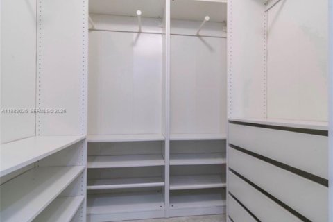 Купить кондоминиум в Майами, Флорида 1 комната, 70.51м2, № 2050065 - фото 11