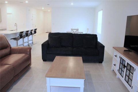 House in Edgewater, Florida 4 bedrooms, 195.65 sq.m. № 1916191 - photo 23