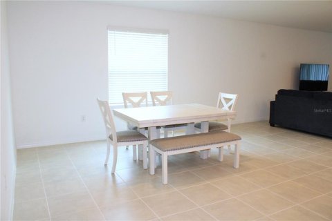 House in Edgewater, Florida 4 bedrooms, 195.65 sq.m. № 1916191 - photo 15