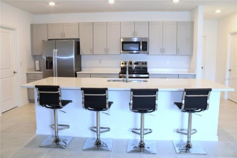 House in Edgewater, Florida 4 bedrooms, 195.65 sq.m. № 1916191 - photo 19