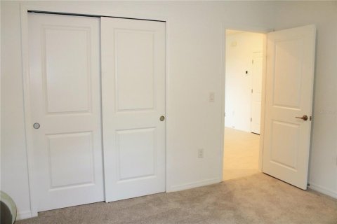 House in Edgewater, Florida 4 bedrooms, 195.65 sq.m. № 1916191 - photo 10