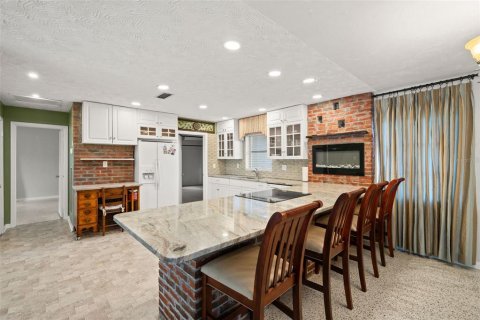 House in Spring Hill, Florida 3 bedrooms, 128.86 sq.m. № 2428766 - photo 7