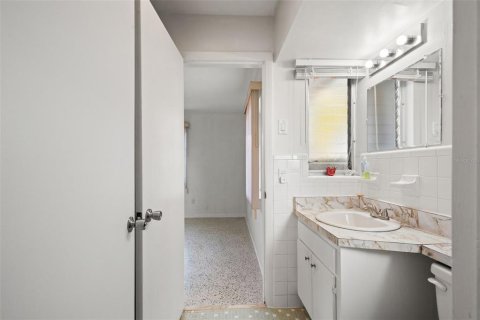 House in Spring Hill, Florida 3 bedrooms, 128.86 sq.m. № 2428766 - photo 21