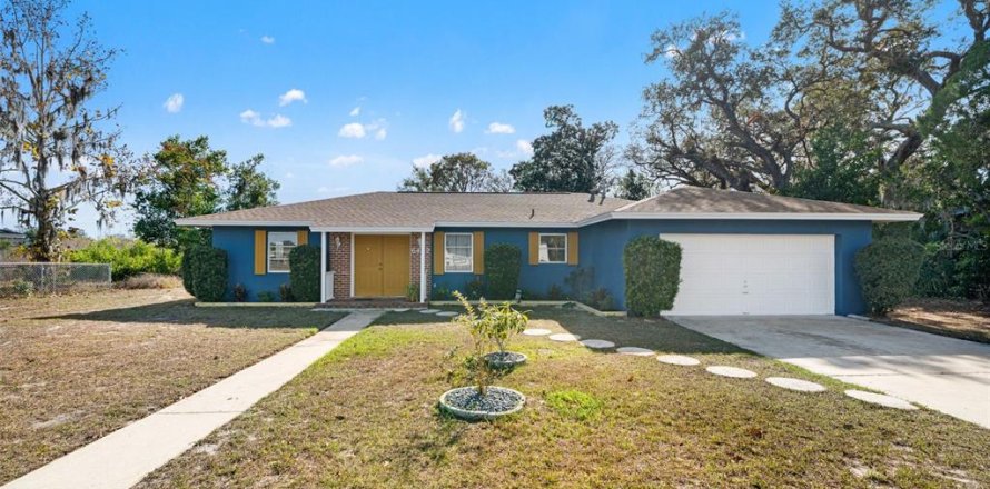 House in Spring Hill, Florida 3 bedrooms, 128.86 sq.m. № 2428766