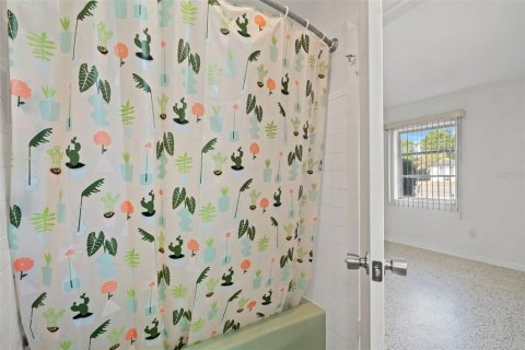 House in Spring Hill, Florida 3 bedrooms, 128.86 sq.m. № 2428766 - photo 17