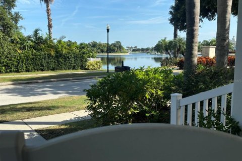 Villa ou maison à vendre à Apollo Beach, Floride: 4 chambres, 264.21 m2 № 2208208 - photo 3