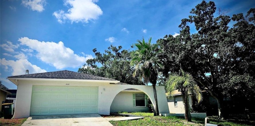 House in Palm Harbor, Florida 3 bedrooms, 123 sq.m. № 1910022