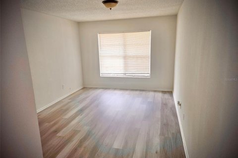 House in Palm Harbor, Florida 3 bedrooms, 123 sq.m. № 1910022 - photo 6