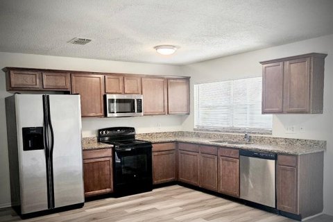 House in Palm Harbor, Florida 3 bedrooms, 123 sq.m. № 1910022 - photo 2