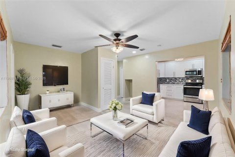 Снять в аренду виллу или дом в Саут-Майами, Флорида 2 спальни, 89.74м2, № 2050076 - фото 7