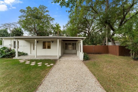 Снять в аренду виллу или дом в Саут-Майами, Флорида 2 спальни, 89.74м2, № 2050076 - фото 6