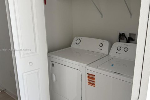 Copropriété à louer à Orlando, Floride: 2 chambres, 95.04 m2 № 1952440 - photo 24