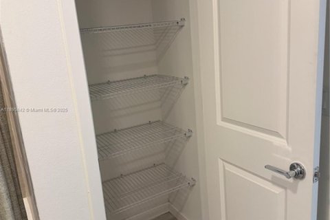 Copropriété à louer à Orlando, Floride: 2 chambres, 95.04 m2 № 1952440 - photo 12