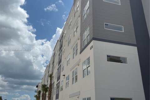 Copropriété à louer à Orlando, Floride: 2 chambres, 95.04 m2 № 1952440 - photo 1