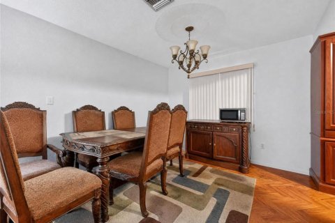 Casa en venta en Leesburg, Florida, 5 dormitorios, 265.14 m2 № 2385881 - foto 8