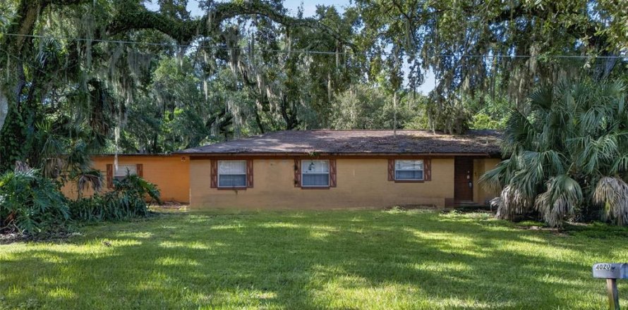 Casa en Leesburg, Florida 5 dormitorios, 265.14 m2 № 2385881
