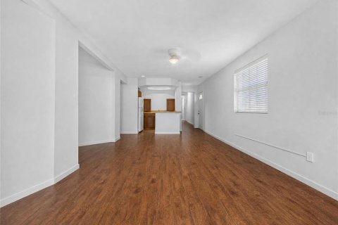 Casa en venta en Leesburg, Florida, 5 dormitorios, 265.14 m2 № 2385881 - foto 19