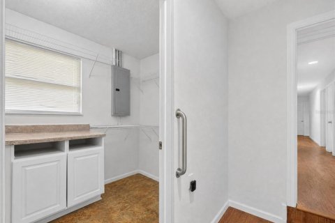 Casa en venta en Leesburg, Florida, 5 dormitorios, 265.14 m2 № 2385881 - foto 18
