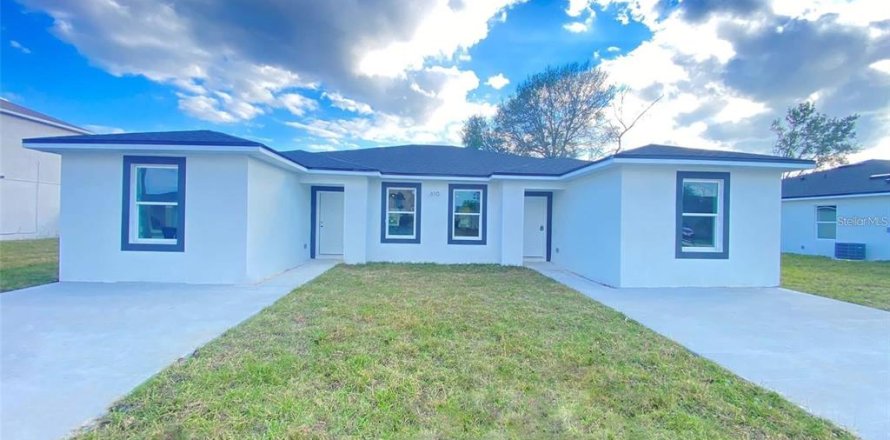 Commercial property in Poinciana, Florida 6 bedrooms, 208.84 sq.m. № 2414095