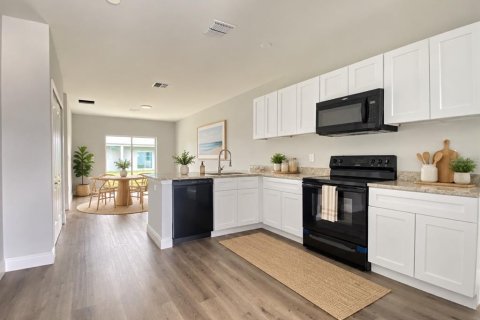 Commercial property in Poinciana, Florida 6 bedrooms, 208.84 sq.m. № 2414095 - photo 5