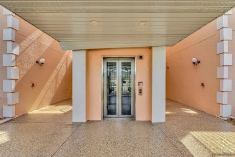 Condo in Venice, Florida, 3 bedrooms  № 1858064 - photo 2