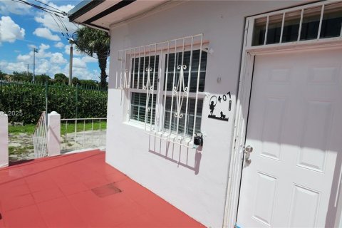 Commercial property in Miami, Florida 154.96 sq.m. № 1932445 - photo 17