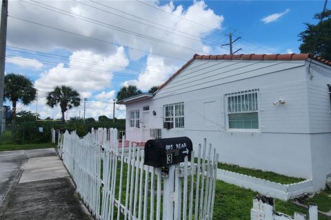 Commercial property in Miami, Florida 154.96 sq.m. № 1932445 - photo 3