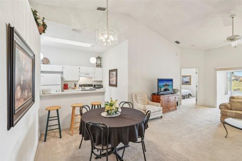 Condo in Sun City Center, Florida, 2 bedrooms  № 1533749 - photo 8