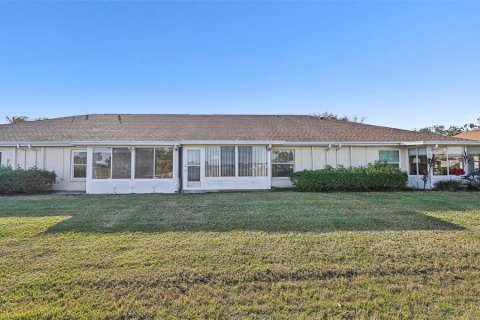 Condo in Sun City Center, Florida, 2 bedrooms  № 1533749 - photo 29