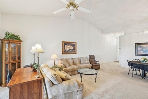 Condo in Sun City Center, Florida, 2 bedrooms  № 1533749 - photo 7
