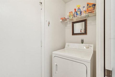 Condo in Sun City Center, Florida, 2 bedrooms  № 1533749 - photo 27