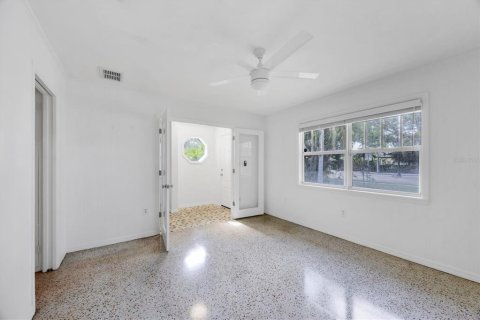 House in Sarasota, Florida 3 bedrooms, 199.18 sq.m. № 1662861 - photo 13