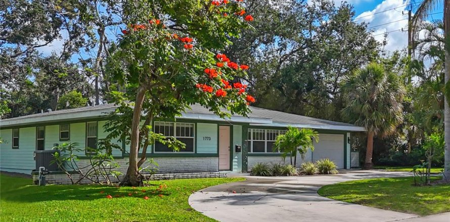 House in Sarasota, Florida 3 bedrooms, 199.18 sq.m. № 1662861