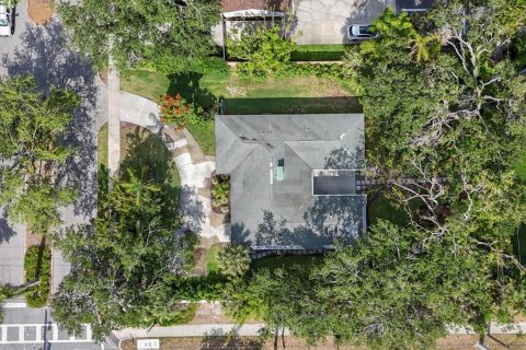 House in Sarasota, Florida 3 bedrooms, 199.18 sq.m. № 1662861 - photo 20