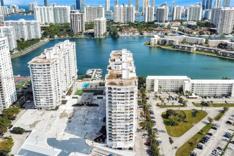 Condo in Aventura, Florida, 2 bedrooms  № 2024007