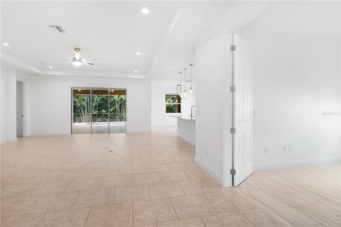 Villa ou maison à vendre à Sarasota, Floride: 4 chambres, 236.99 m2 № 2388742 - photo 15