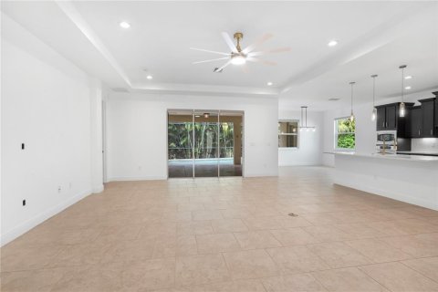 Villa ou maison à vendre à Sarasota, Floride: 4 chambres, 236.99 m2 № 2388742 - photo 4