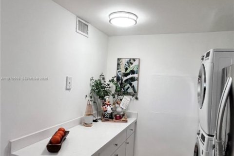 Condominio en venta en Sunrise, Florida, 1 dormitorio, 69.31 m2 № 2031145 - foto 5