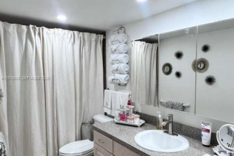 Condominio en venta en Sunrise, Florida, 1 dormitorio, 69.31 m2 № 2031145 - foto 14