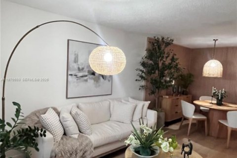 Condominio en venta en Sunrise, Florida, 1 dormitorio, 69.31 m2 № 2031145 - foto 3