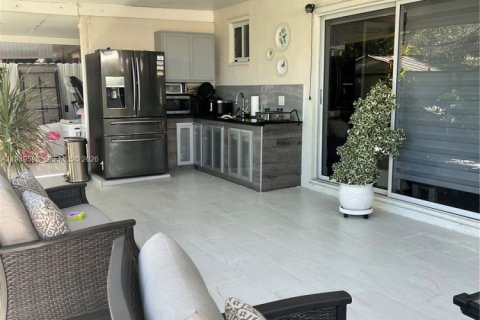 Villa ou maison à vendre à Miami, Floride: 3 chambres, 113.71 m2 № 2055164 - photo 14