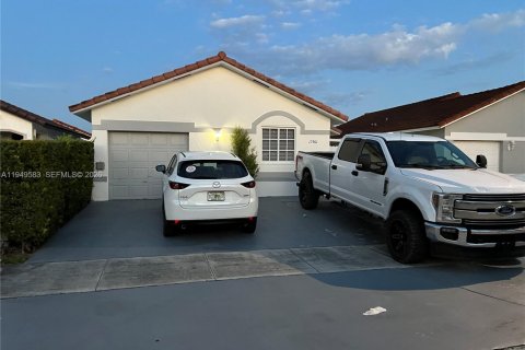 Villa ou maison à vendre à Miami, Floride: 3 chambres, 113.71 m2 № 2055164 - photo 2