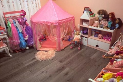 Villa ou maison à vendre à Miami, Floride: 3 chambres, 113.71 m2 № 2055164 - photo 8