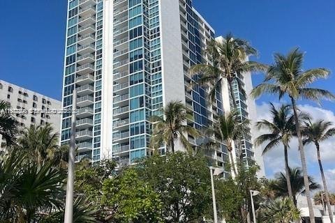 Copropriété à vendre à Miami Beach, Floride: 1 chambre, 110.55 m2 № 2057302 - photo 2