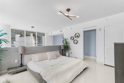 Condominio en venta en Miami, Florida, 1 dormitorio, 100.15 m2 № 2002593 - foto 16