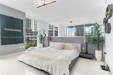 Condominio en venta en Miami, Florida, 1 dormitorio, 100.15 m2 № 2002593 - foto 18